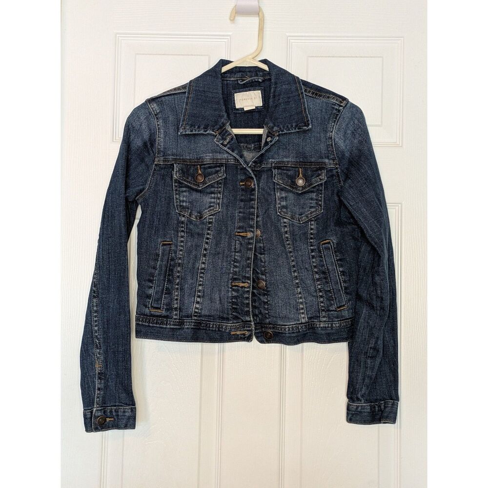 Denim Jacket Women’s Blue Fitted Trucker Jean Jacket